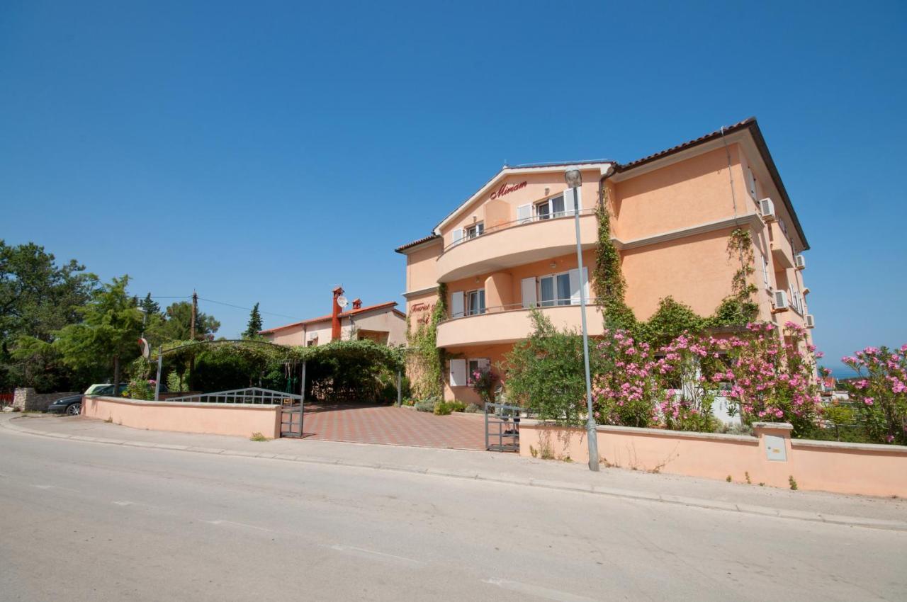 Apartments Miriam Premantura Exterior foto